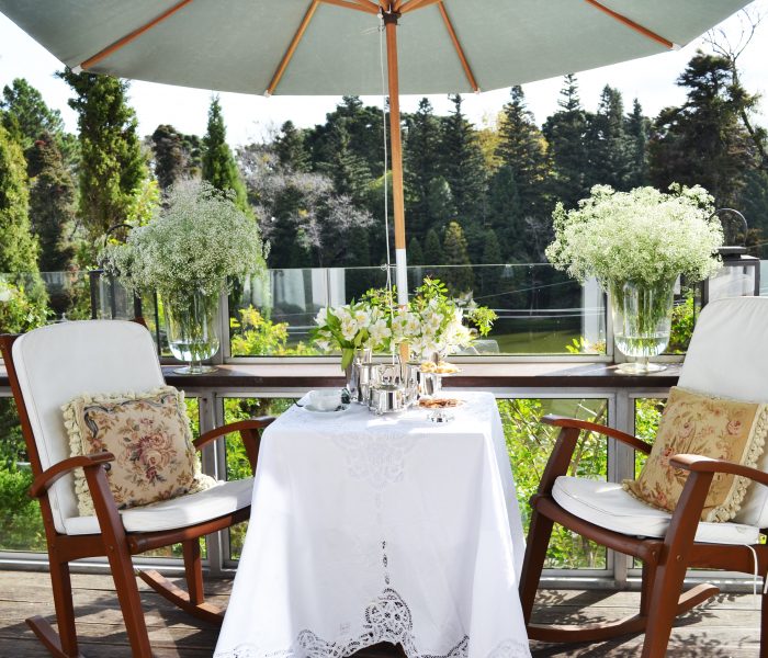 deck-em-frente-ao-lago-negro-de-gramado